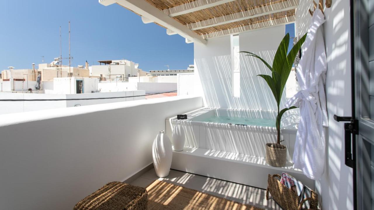 Kamvas Deluxe Apartments Naxos City ภายนอก รูปภาพ